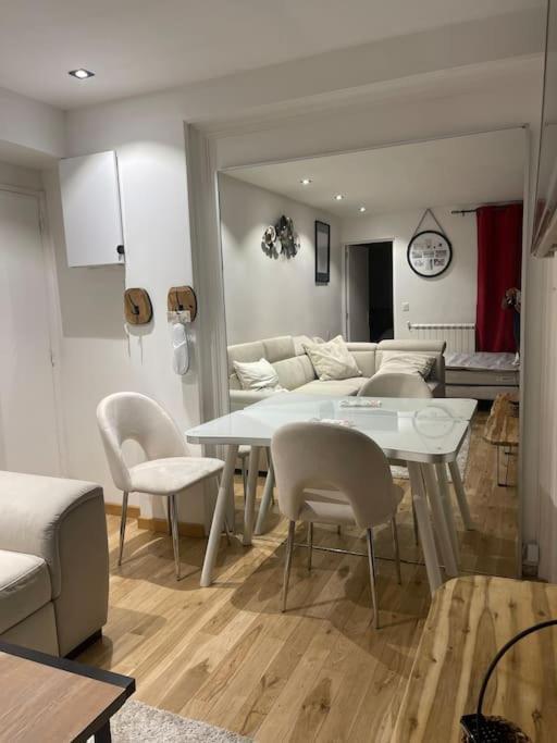 Appartement Convivial Pour Sejourner Le Kremlin-Bicêtre Kültér fotó